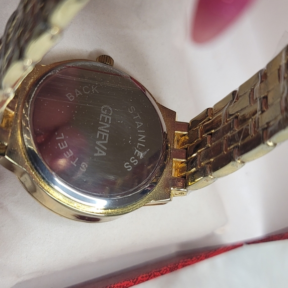 Geneva Unisex Watch - Picture 9 of 9